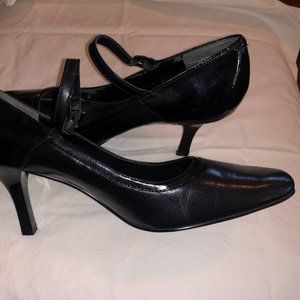 Bandolino Womens Black Patent Ankle Strap Pumps